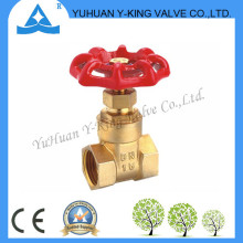 Válvula de cobre amarillo de la puerta de agua de la alta calidad con el volante del hierro (YD-4007)